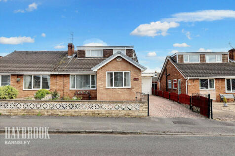 3 bedroom semi-detached bungalow for sale