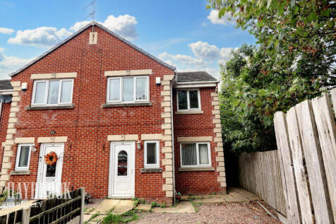 St Thomas Road, Redbrook 3 bed townhouse for sale