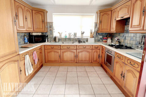 Moorgreen Close, Pogmoor 3 bed detached bungalow for sale