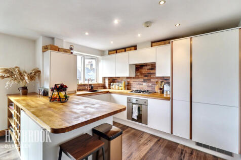Gawber Road, Gawber 2 bed apartment for sale