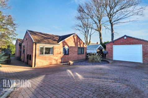 Shafton Hall Drive, Shafton 3 bed bungalow for sale