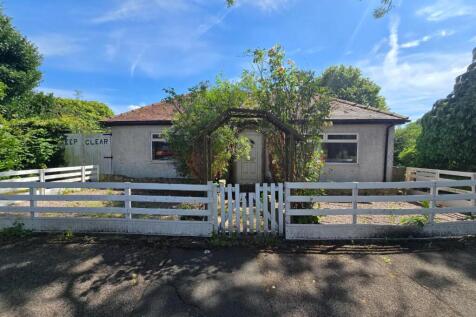 2 bedroom detached bungalow for sale