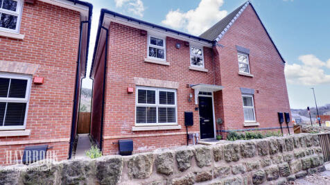 3 bedroom semi-detached house for sale