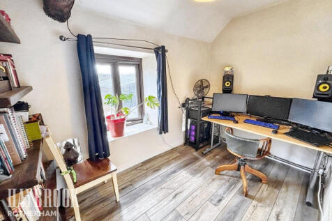 The Wapping, Hooton Roberts 3 bed cottage for sale