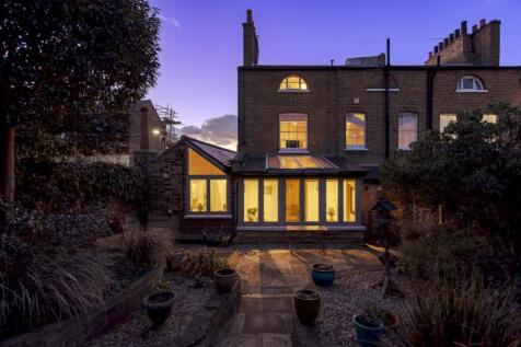 4 bedroom semi-detached house for sale