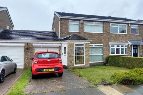 3 bedroom semi-detached house for sale