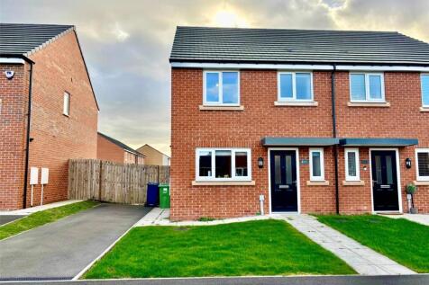 3 bedroom semi-detached house for sale