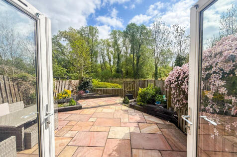 5 bedroom terraced house for sale