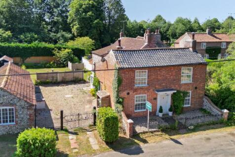Chain Free Period Property with... 4 bed semi