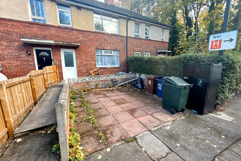 3 bedroom terraced house for sale