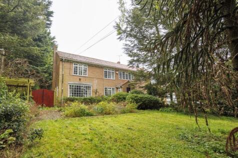 6 bedroom detached house for sale