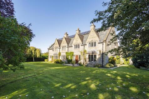 5 bedroom detached house for sale