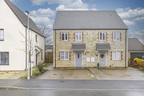 3 bedroom semi-detached house for sale