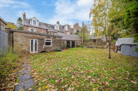 Westport, Lanark, ML11 3 bed flat for sale