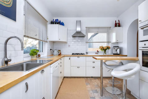 5 bedroom detached bungalow for sale