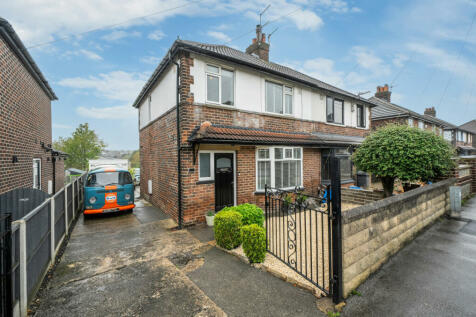 West Park, Pudsey, West Yorkshire, LS28 3 bed semi