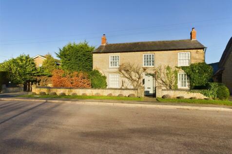 High Street, Yardley Gobion, NN12 4 bed detached house for sale