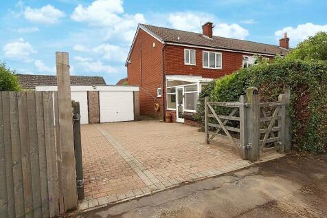 Cover Close, Harley, Rotherham 3 bed end of terrace house for sale