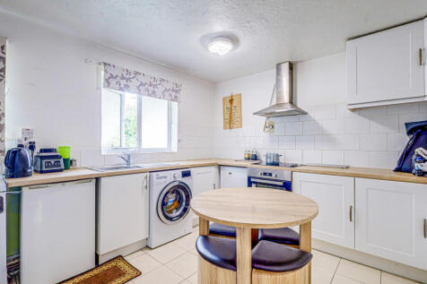 Malyons Place, Basildon, SS13 2 bed end of terrace house for sale