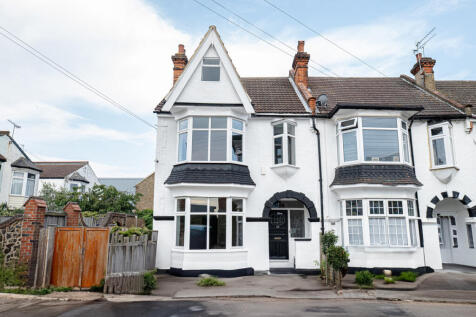 5 bedroom semi-detached house for sale