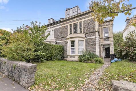 6 bedroom semi-detached house for sale