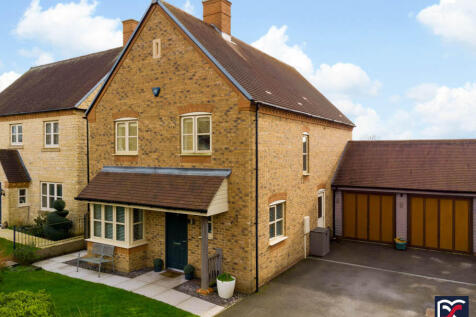 Kennel Lane, Paulerspury NN12 4 bed detached house for sale