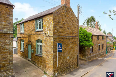 Banbury Road, Litchborough NN12 2 bed detached house for sale