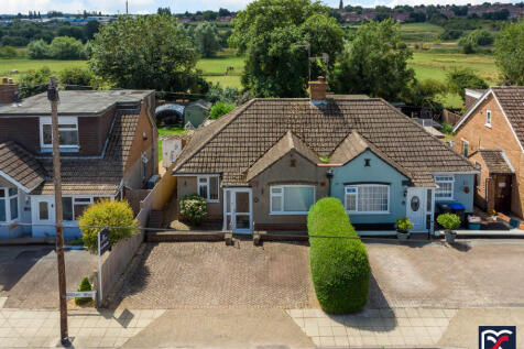 3 bedroom semi-detached bungalow for sale