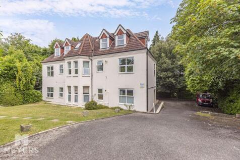 Manorhurst, 6 Snowdon Road... 1 bed apartment for sale