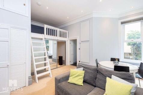 Studio flat for sale