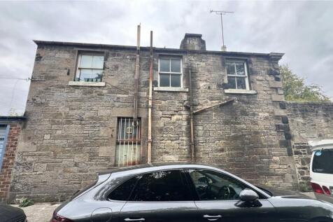 3 bedroom maisonette for sale