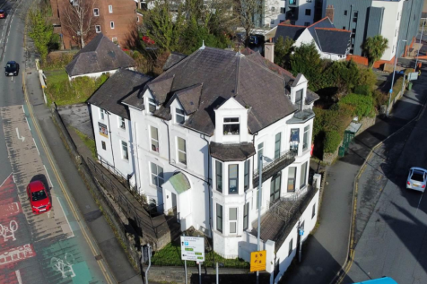 19 bedroom house for sale