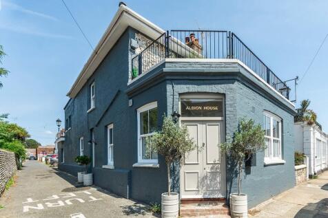 4 bedroom cottage for sale