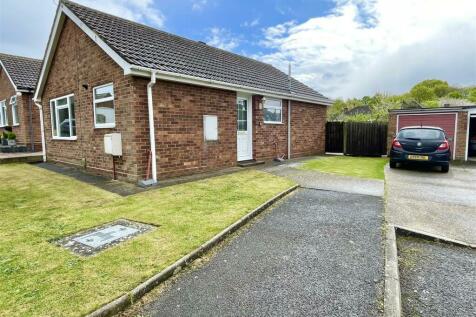 2 bedroom detached bungalow for sale