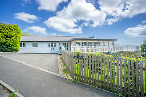 4 bedroom detached bungalow for sale