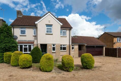 4 bedroom link detached house for sale