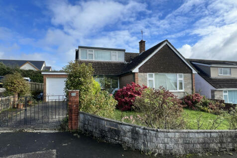 4 bedroom detached bungalow for sale