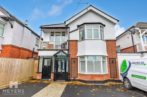 Fitzharris Avenue, Bournemouth, BH9 1BZ 2 bed flat for sale