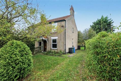 Flixton Road, Flixton, Lowestoft... 3 bed semi