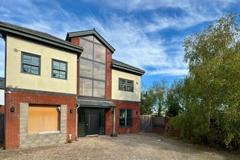 5 bedroom detached house for sale