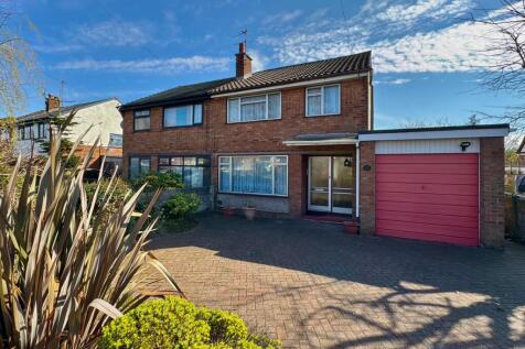 3 bedroom semi-detached house for sale
