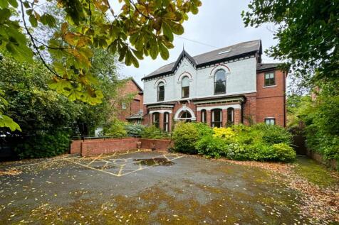 6 bedroom detached house for sale