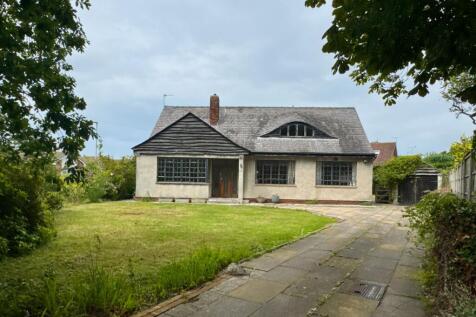 3 bedroom detached bungalow for sale