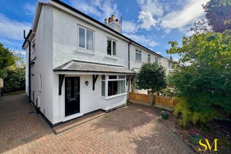 4 bedroom semi-detached house for sale