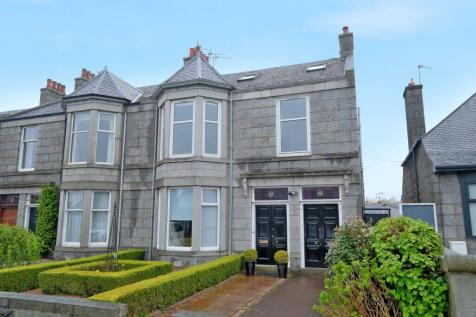 3 bedroom maisonette for sale