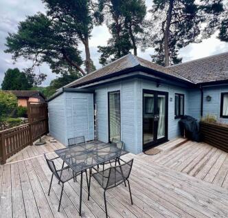 2 bedroom lodge for sale