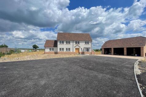 6 bedroom detached house for sale