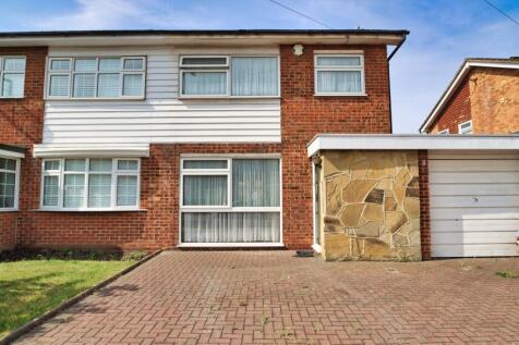 3 bedroom semi-detached house for sale