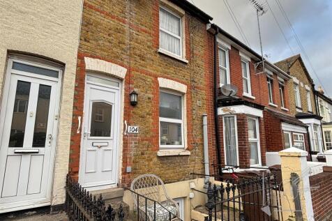 King Street, Gillingham 3 bed terraced house for sale