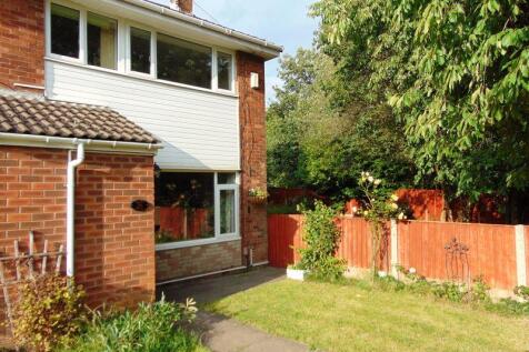 4 bedroom end of terrace house for sale